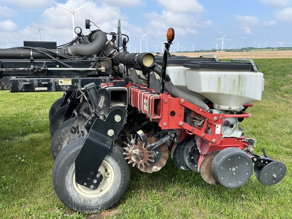 2003 AGCO White 8531 Planter