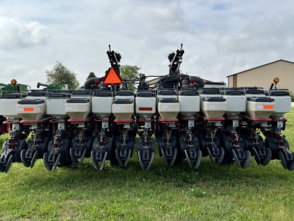 2003 AGCO White 8531 Planter