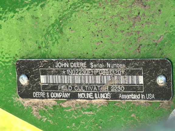 2018 John Deere 2230 Field Cultivator