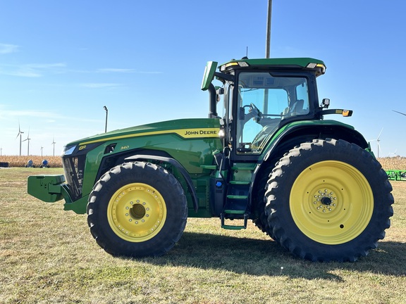 2022 John Deere 8R 340 Tractor