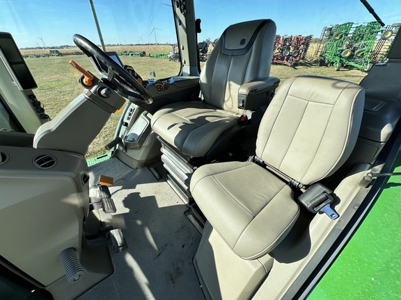 2022 John Deere 8R 340 Tractor