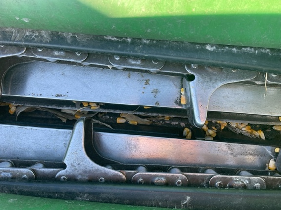 2013 John Deere 608C Header Corn Head