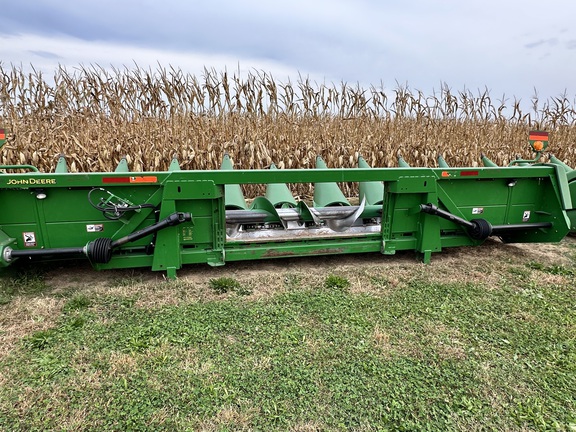 2008 John Deere 608C Header Corn Head