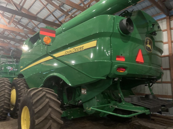 2022 John Deere S780 Combine