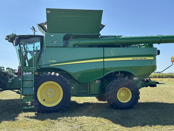 2022 John Deere S780 Combine