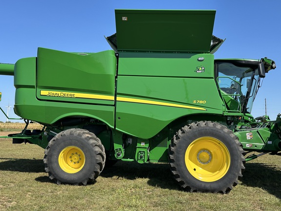 2022 John Deere S780 Combine