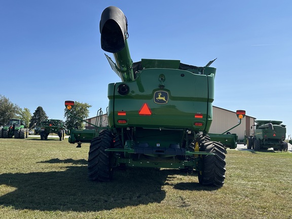 2022 John Deere S780 Combine