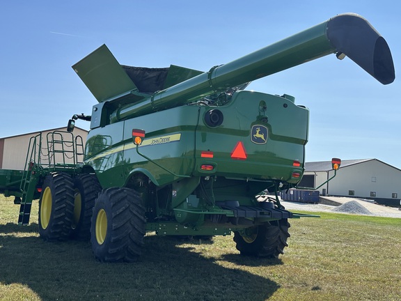 2022 John Deere S780 Combine