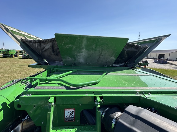 2022 John Deere S780 Combine