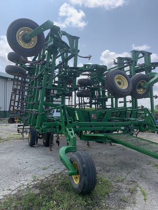 2013 John Deere 2210 Field Cultivator