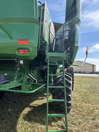 2022 John Deere S790 Combine