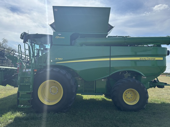 2024 John Deere S780 Combine