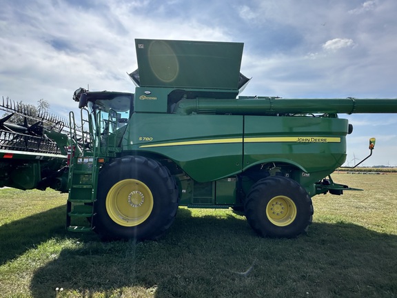 2024 John Deere S780 Combine