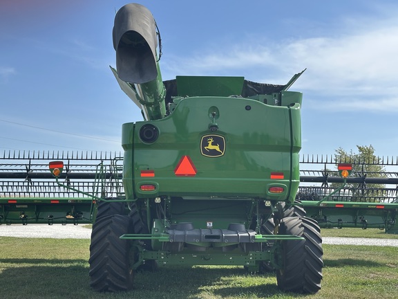 2024 John Deere S780 Combine