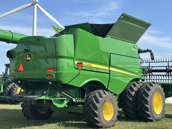 2024 John Deere S780 Combine