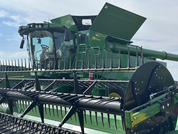 2024 John Deere S780 Combine