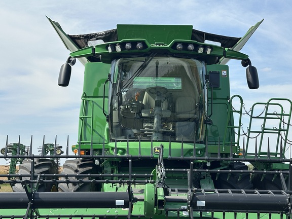 2024 John Deere S780 Combine