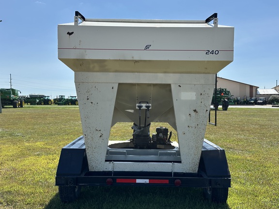 2004 Friesen 240 Tender