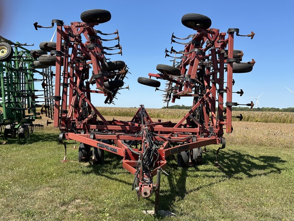 Case IH 4300 Field Cultivator