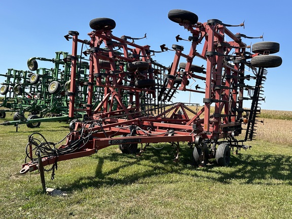 Case IH 4300 Field Cultivator