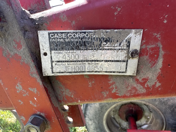 Case IH 4300 Field Cultivator