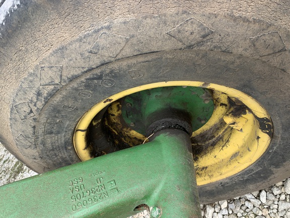 2005 John Deere 2210 Field Cultivator