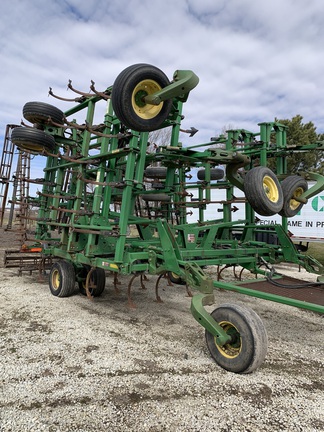 2005 John Deere 2210 Field Cultivator