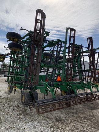 2005 John Deere 2210 Field Cultivator