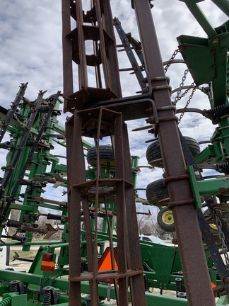 2005 John Deere 2210 Field Cultivator