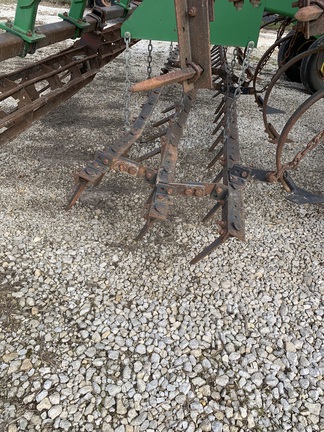 2005 John Deere 2210 Field Cultivator