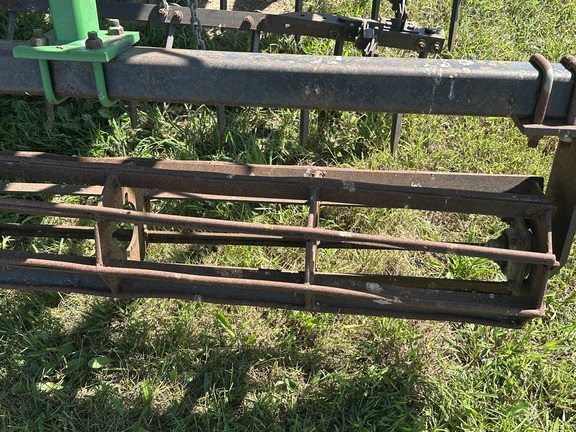 2005 John Deere 2210 Field Cultivator