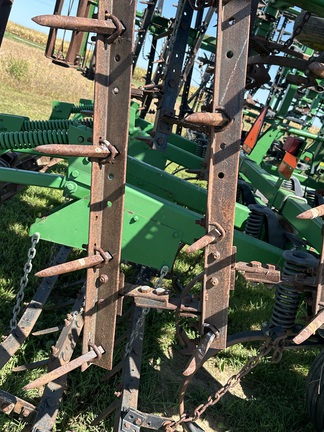 2005 John Deere 2210 Field Cultivator