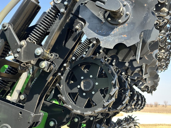 Unverferth 2030DT Strip Till