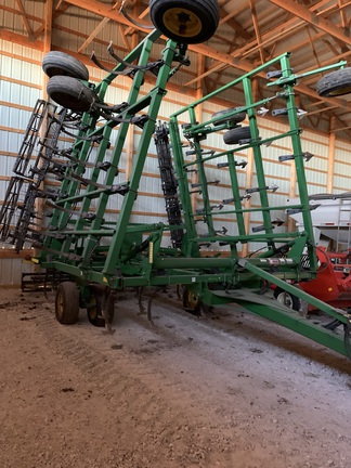 2006 John Deere 2210 Field Cultivator