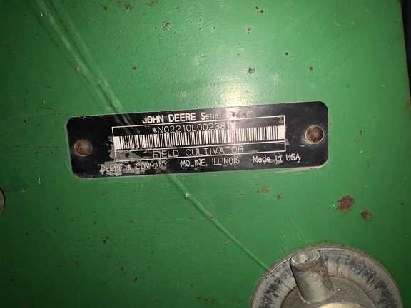 2006 John Deere 2210 Field Cultivator