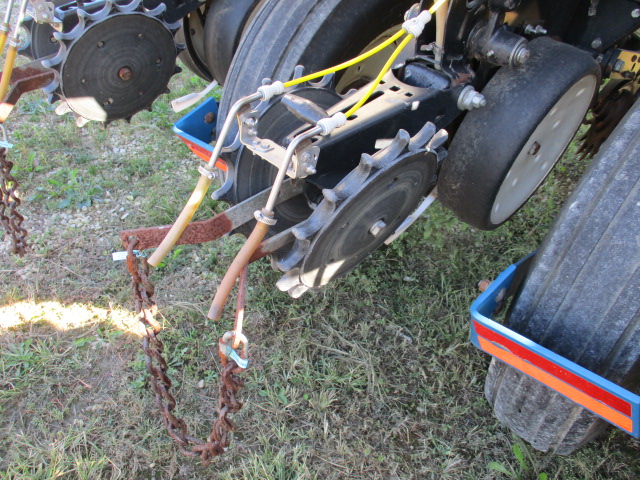 2004 Kinze 3200 12 row Planter