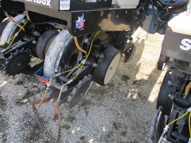 2004 Kinze 3200 12 row Planter