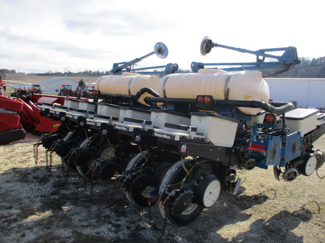 2004 Kinze 3200 12 row Planter