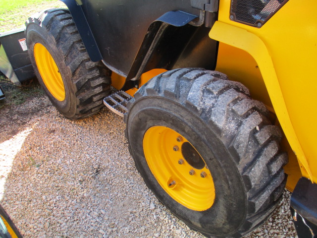 2016 JCB 260 Skid Steer Loader