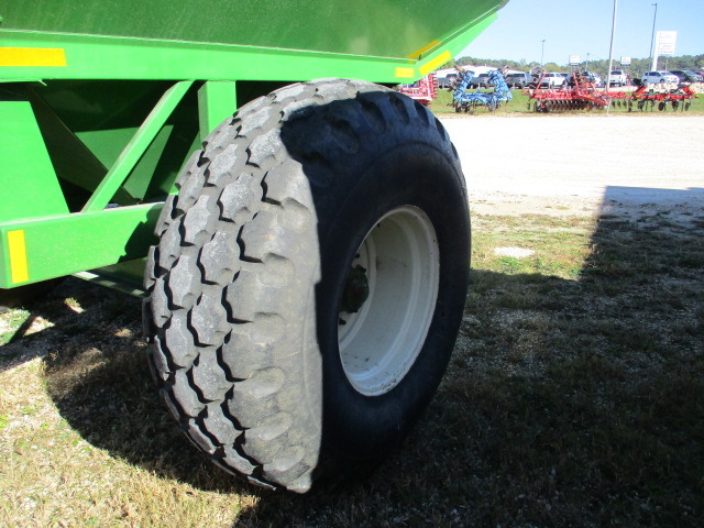 Brent 472 Grain Cart