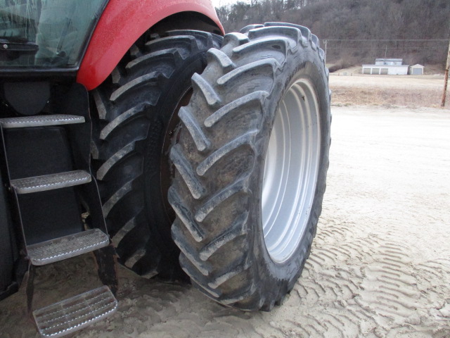 2009 Case IH Magnum 245 Tractor