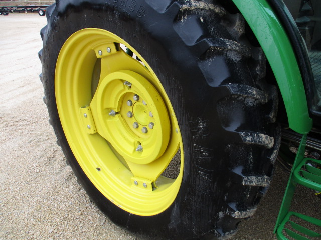 2011 John Deere 5105M Tractor