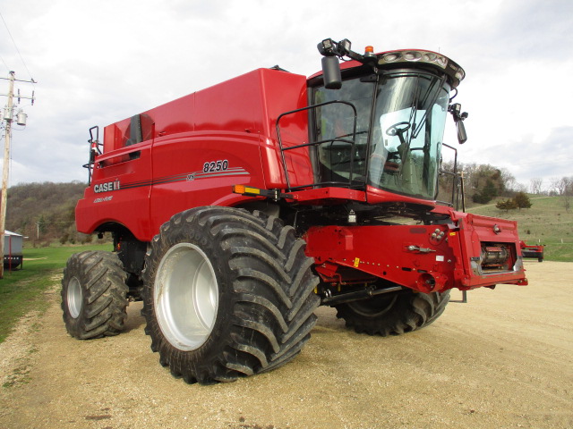2022 Case IH 8250 Combine