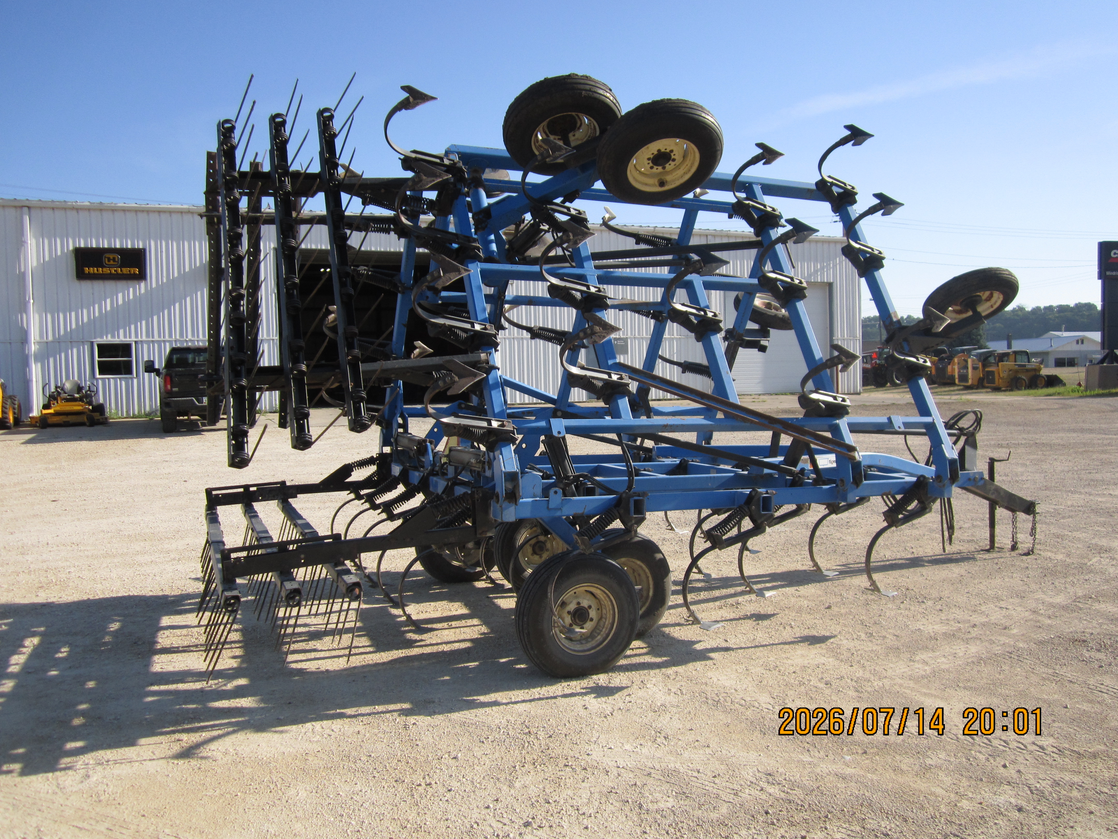 1995 DMI Tigermate Field Cultivator