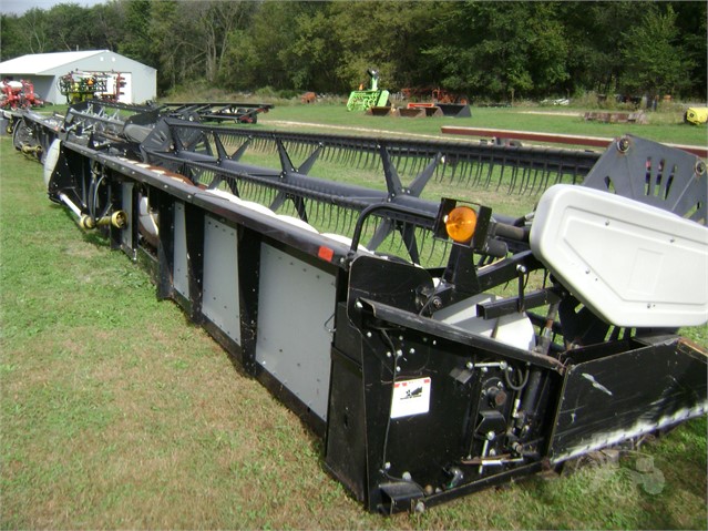 1999 Gleaner 800 Header Combine