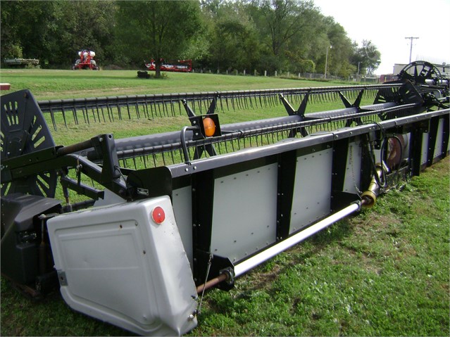 1999 Gleaner 800 Header Combine