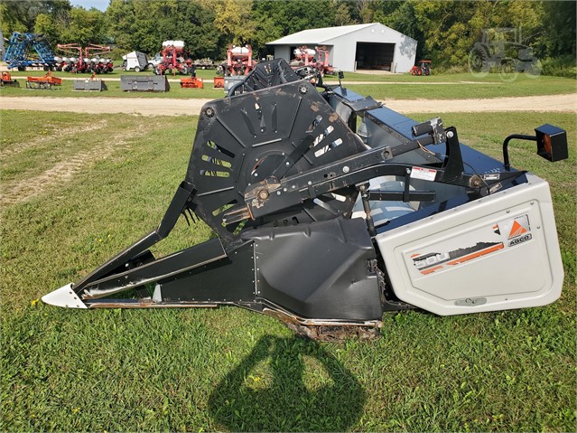 1996 Gleaner 525 Header Combine