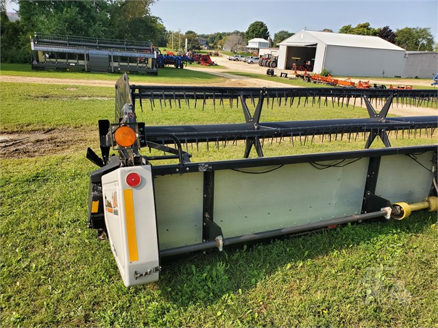 1996 Gleaner 525 Header Combine