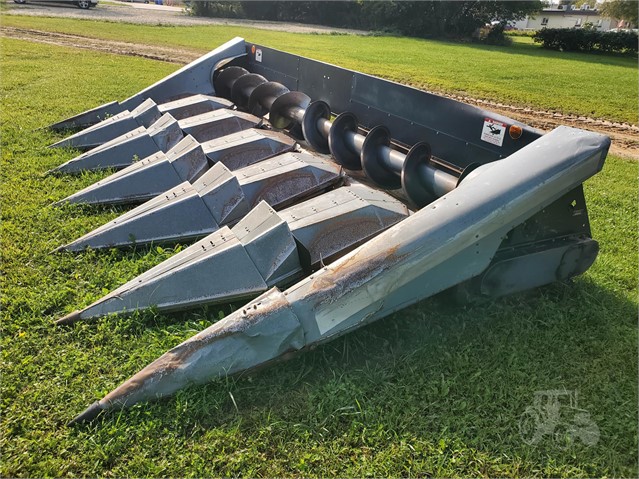 1990 Gleaner HUGGER 630 Header RowCrop