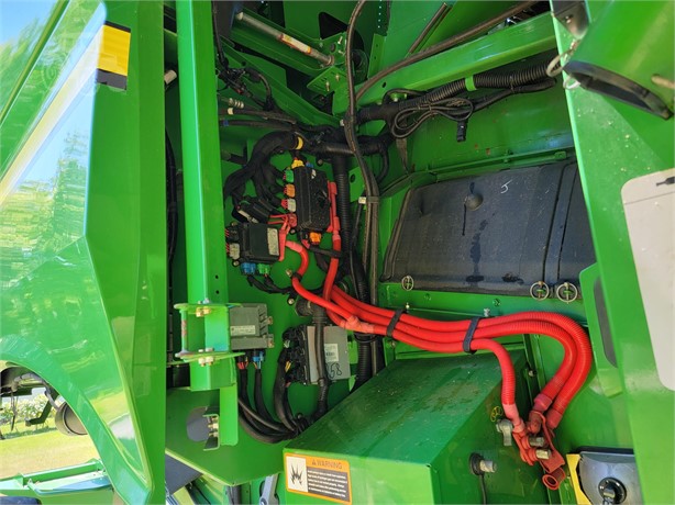 2013 John Deere S670 Combine